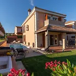 Villa Casa Vivo By Briskva